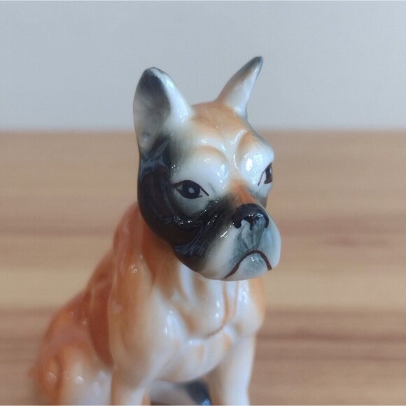 Vintage Glazed Porcelain Boxer Sitting Dog Figurine Unmarked 3.5" - Picture 6 of 7